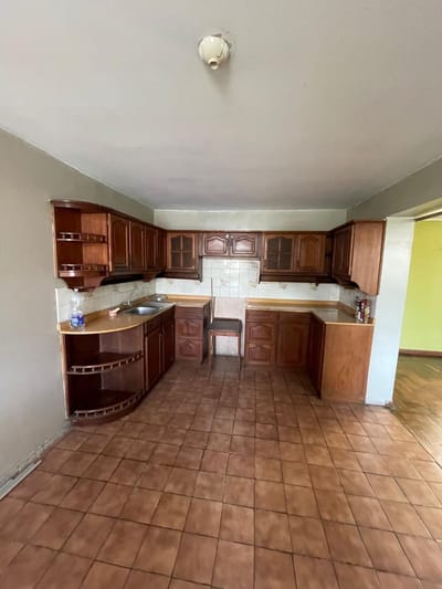 Venta De Departamento 2do. Piso Urb. El Parral, Comas