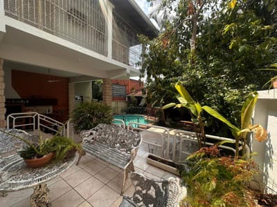 Se Vende Amplia Y Elegante Mas Terrenos.