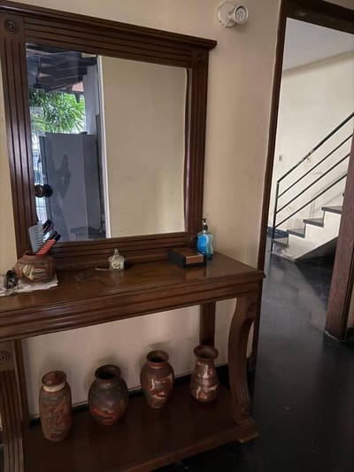 VENDO AMPLIA CASA A DEMOLER O REFACCIONAR
