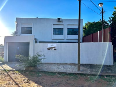 En Venta Amplia Casa En ñemby
