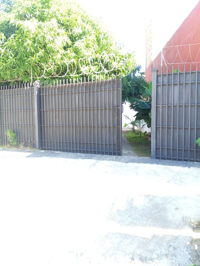 ¡Casa en alquiler en Villa Elisa!