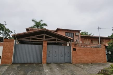 Alquilo casa con piscina en Lambare