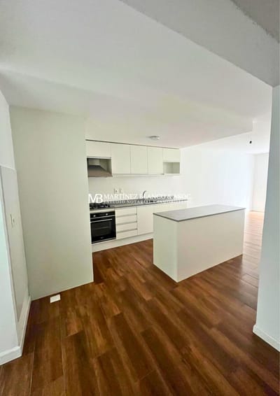 Apartamento En Venta En Centro, 1 Dormitorio, Terraza Al Frente.