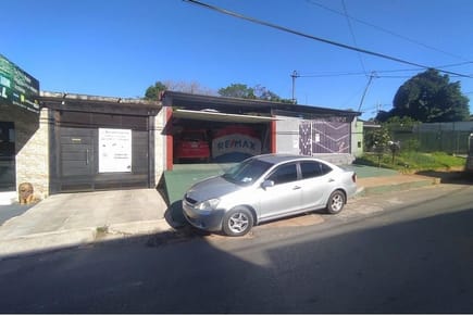 VENDO CASA EN FERNANDO DE LA MORA ZONA SUR