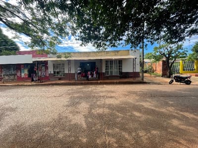CASA CON SALÓN COMERCIAL EN AREA 6 HERNANDARIAS