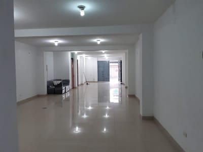 ALQUILER DE LOCAL COMERCIAL Y/O OFICINA,ALMACÉN U OTROS
