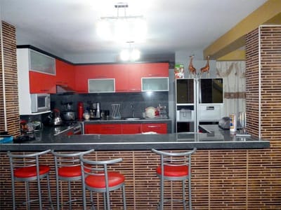 VENTA DE CASA 3 PISOS VILLA EL SALVADOR - REMATE