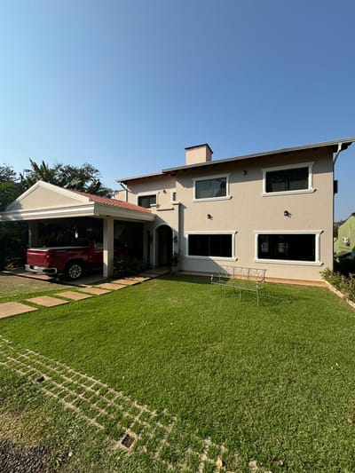EN VENTA EXCLUSIVA RESIDENCIA DE 4 HABTS S/ CAMPO DE GOLF. PARANÁ COUNTRY CLUB