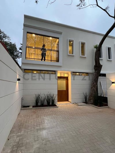 En Venta Moderno Duplex, Diseño Estilo Toscano