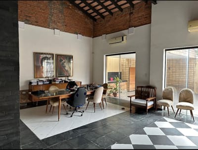 EN VENTA CASA EN LAS MERCEDES ASUNCIÓN