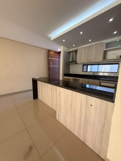Duplex en Lambare Zona supermercado el pueblo 