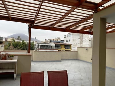 HERMOSA CASA REMODELADA  EN MONTERRICO