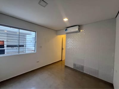 Alquilo chalet en Luque a 4 cuadras de Britez Borges. 