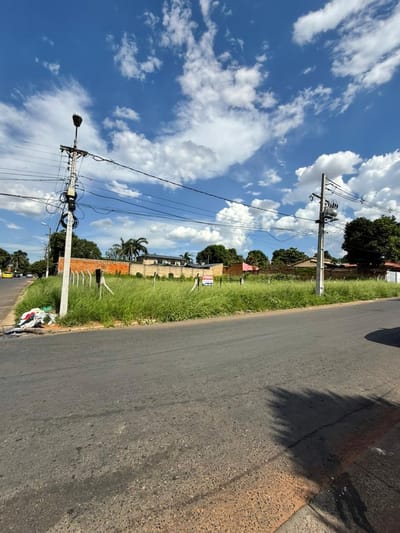 En venta terreno en esquina en Lambare 1.287m2