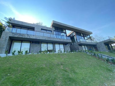 CASA DE LUJO EN VENTA  - COLINAS 2 DEL URUBO