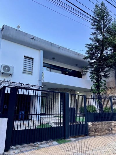 Amplia Casa 3 dorm. con piscina | Las Mercedes