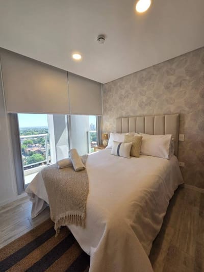 DEPARTAMENTO AMOBLADO CON RENTA - PISO 15 AV MOLAS LOPEZ