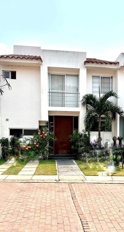 CASA EN VENTA (CONDOMINIO ZONA NORTE AV. ALEMANA 7mo ANILLO)
