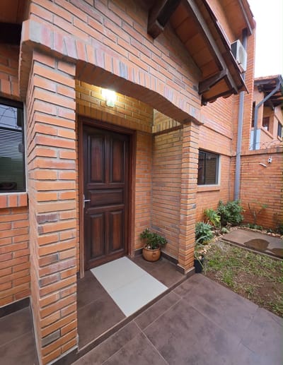 EN VENTA RESIDENCIA EN SAN LORENZO
