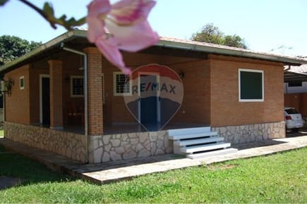 VENDO CASA EN AREGUA