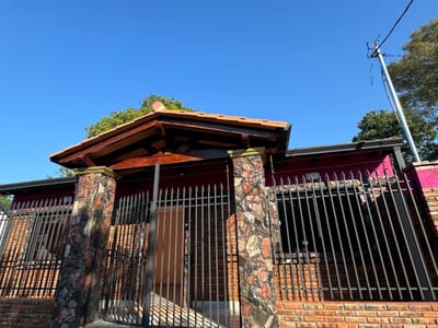 VENDO CASA A ESTRENAR EN LAMBARÉ