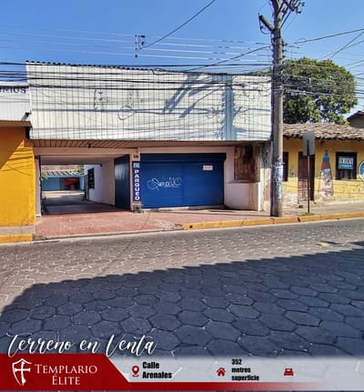 TERRENO CON SHOWROOM EN VENTA ZONA CENTRO