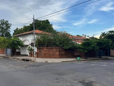 VENDO PROPIEDAD EN ESQUINA EN BARRIO HERRERA