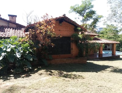 ALQUILO CASA PARA USO COMERCIAL EN VILLA MORRA