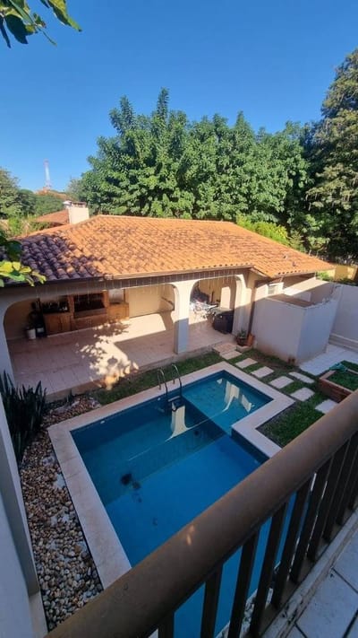 VENDO RESIDENCIA PREMIUM EN BARRIO KENNEDY – LAMBARÉ