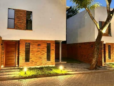 VENDO DUPLEX EN LUQUE-LOMA MERLO