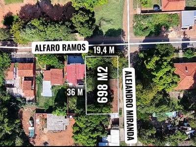 1️⃣ “Terreno en esquina 678 m² sobre asfalto – Puerto Pabla, Lambaré”
