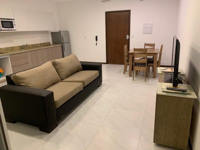 Alquilo departamento amoblado de 2 dormitorios zona Los Laureles. COD: LG