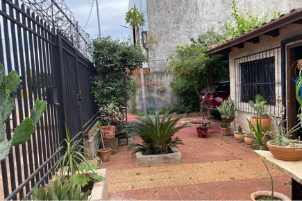 VENDO CASA EN SAN LORENZO