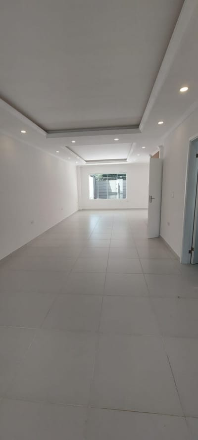 Vendo duplex a estrenar. Estilo minimalista. Luque. Cod 003