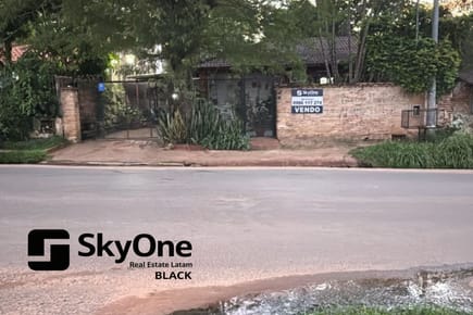  *EN VENTA – HERMOSA PROPIEDAD EN BARRIO LAS MERCEDES !!