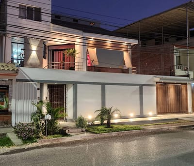 Vendo Casa Con Piscina En Sta Maria Del Pinar - Piura