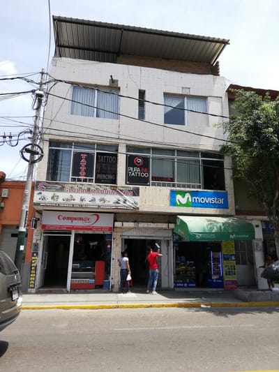 EDIFICIO EN LUGAR CENTRICO Y COMERCIAL