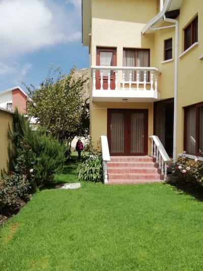 HERMOSA CASA EN VENTA UBICADA EN LA BARQUETA ACHUMANI