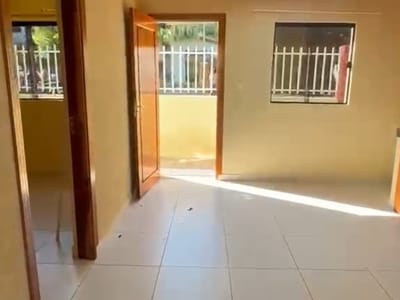  CASA 2 DORM EN BARRIO SAN ROQUE GONZÁLEZ