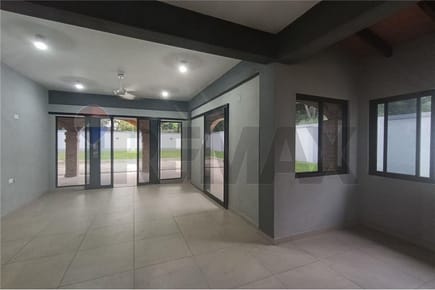 VENDO HERMOSA CASA EN EL CENTRO DE VILLETA
