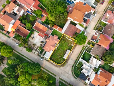 En Venta! Terreno en esquina en zona el Remanso