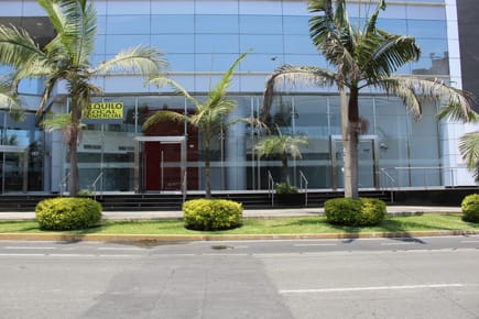 Exclusivo Local Comercial- P/todo Rubro