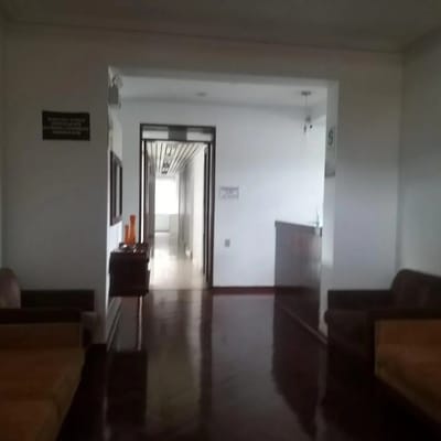 VENTA DE INMUEBLE COMO CASA O CLINICA EN SAN ISIDRO