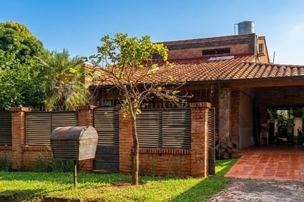 CASA – VENTA - BARRIO SAN CARLOS, ÑEMBY, CENTRAL