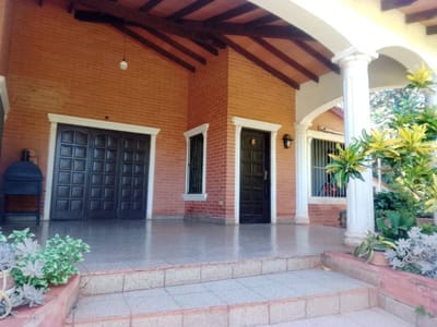 ALQUILO CASA PARA OFICINA EN CAPIATA