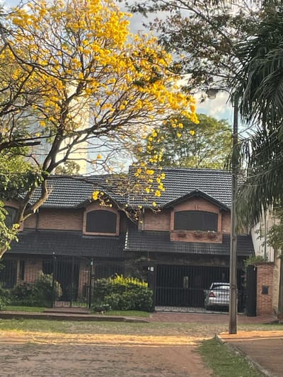 Hermosa Casa En Venta En Mburucuya