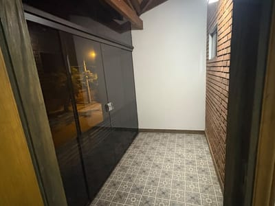 EN VENTA DUPLEX EN ESQUINA CON EXCELENTE UBICACION ZONA FUENTE SHOPPING