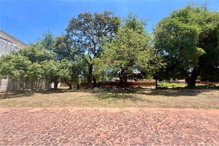 VENDO TERRENO EN LAMABRE ZONA YACHT