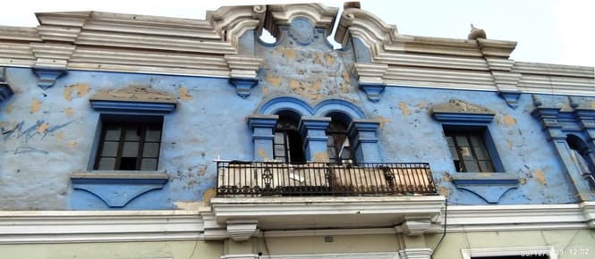 CERCADO VENDO CASONA COMO TERRENO 1573M2 $2,200,000 MIL DOLARES