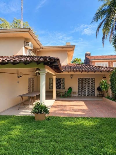 Vendo Casa sobre la Avda. Peron